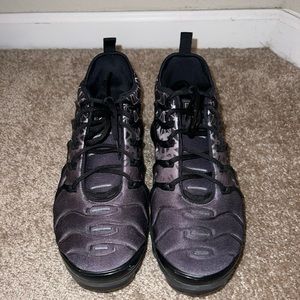 I’m currently selling Nike airmax vapor